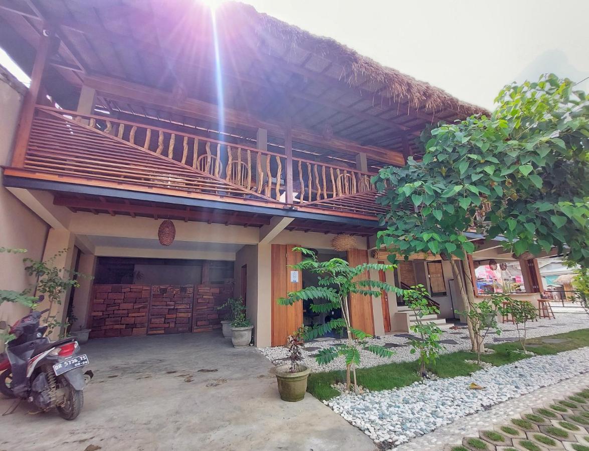 The Livingroom Hostel Kuta  Exterior photo